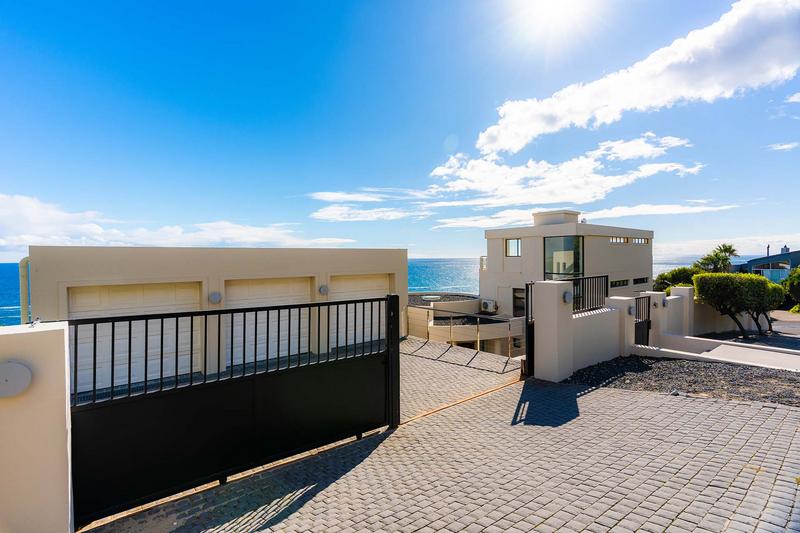 7 Bedroom Property for Sale in Llandudno Western Cape
